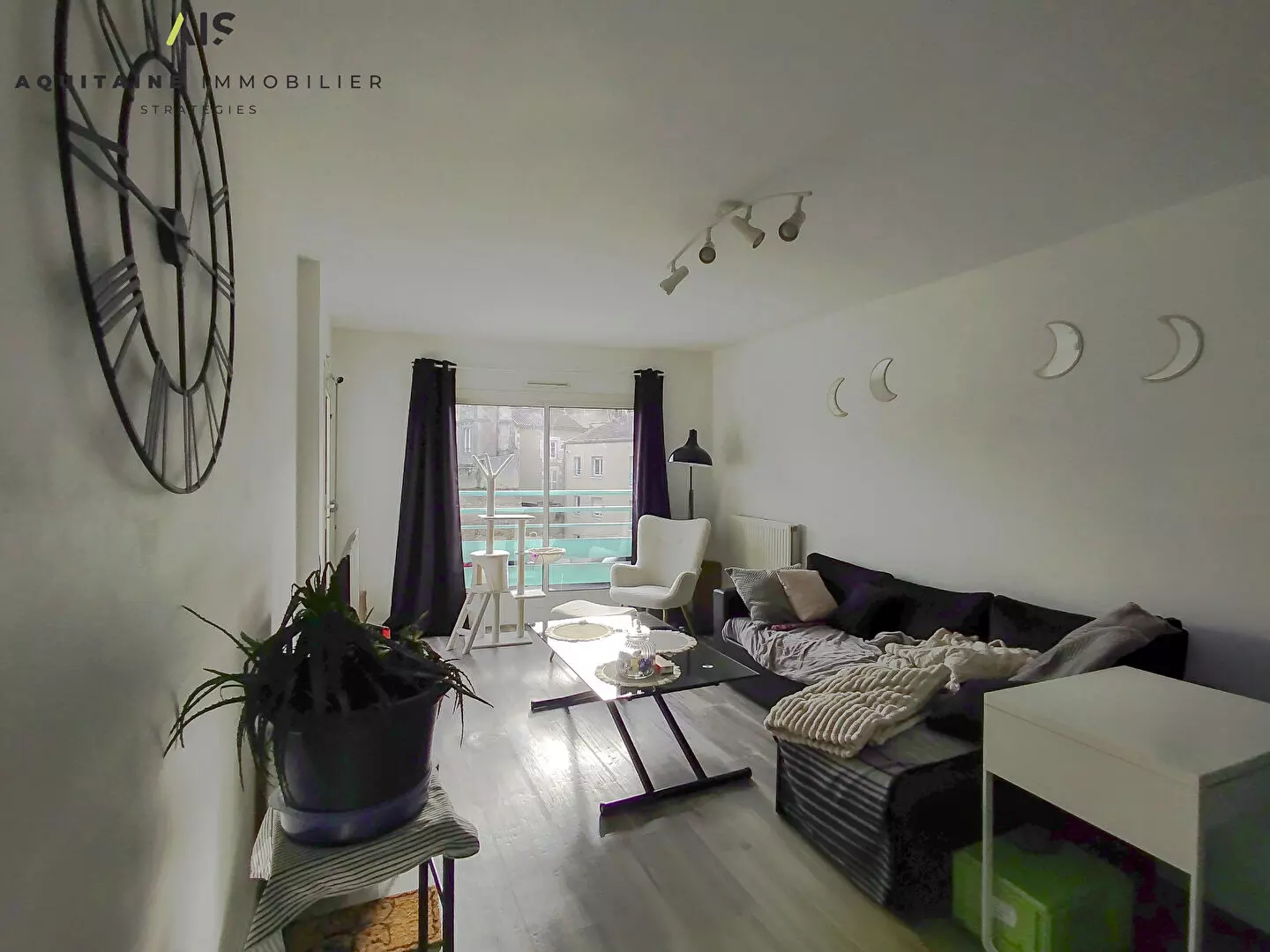 AQUITAINE IMMOBILIER STRATEGIES - EXCLUSIVITE - POITIERS CENTRE VILLE / LES TROIS QUARTIERS - APPARTEMENT T2 53 M² - LIBRE DE TOUTE OCCUPATION / image 2