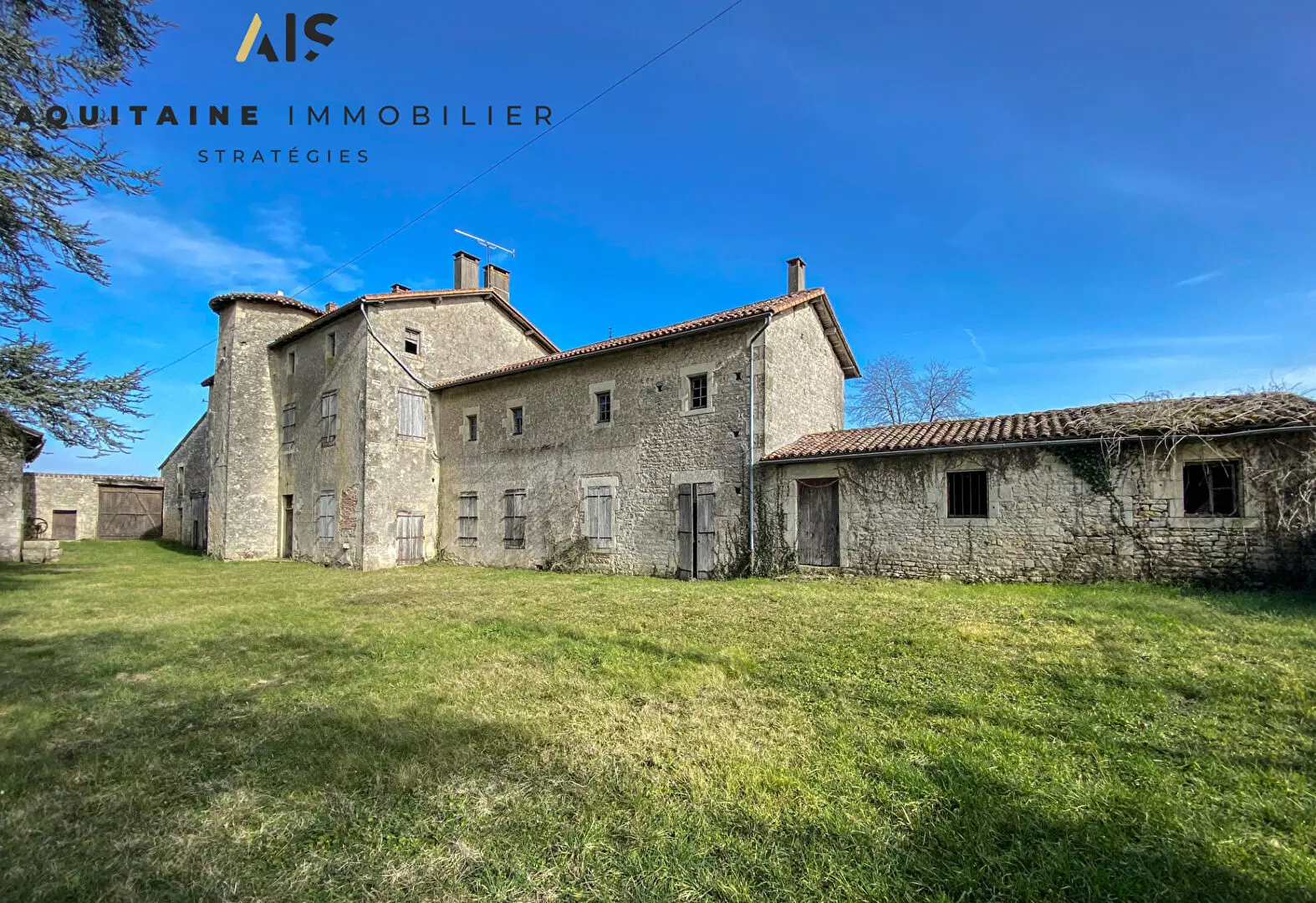 SOUS COMPROMIS DE VENTE - EXCLUSIVITE - AQUITAINE IMMOBILIER STRATEGIES - BENEST - ENSEMBLE IMMOBILIER A RESTAURER. / image 1