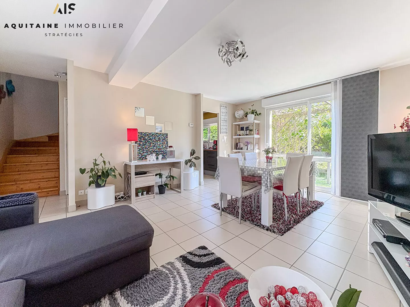 AQUITAINE IMMOBILIER STRATEGIES - EXCLUSIVITE - MAISON  82 M² T4/T5 AVEC GARAGE SUR PARCELLE DE 298 M² - POITIERS SAINT ELOI / KYOTO / image 0