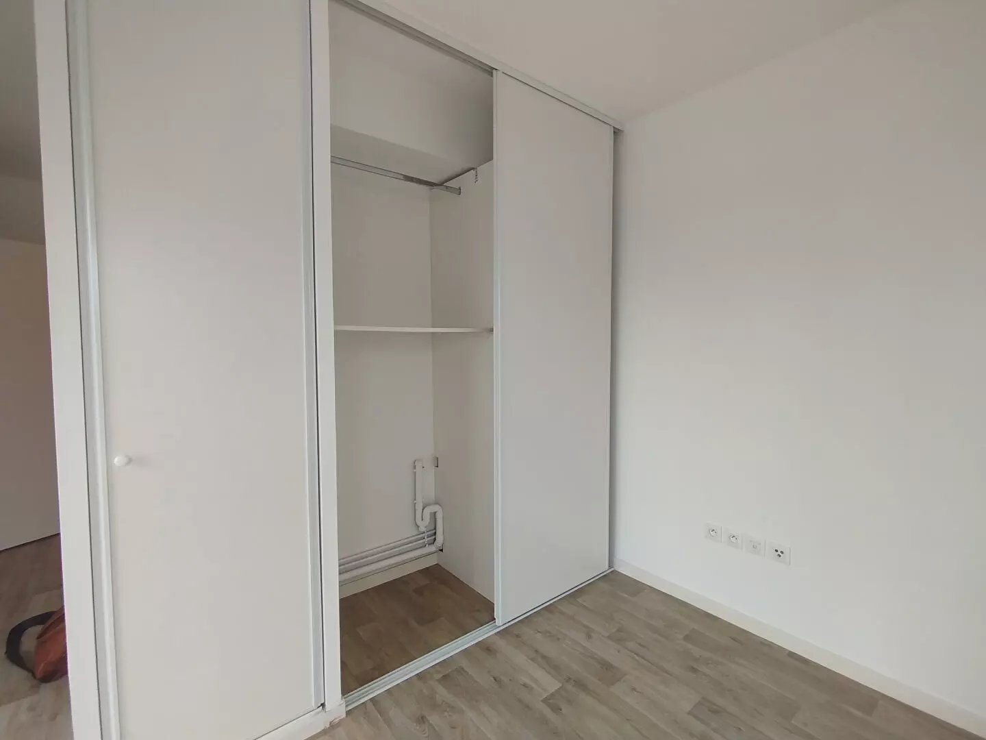 AQUITAINE IMMOBILIER STRATEGIES - EXCLUSIVITE - CHU / FAC DE MEDECINE - TYPE 1 - 22 M² - TERRASSE 27M² -  BALCON 5M² - LIBRE DE TOUTE OCCUPATION - PLACE DE PARKING / image 5