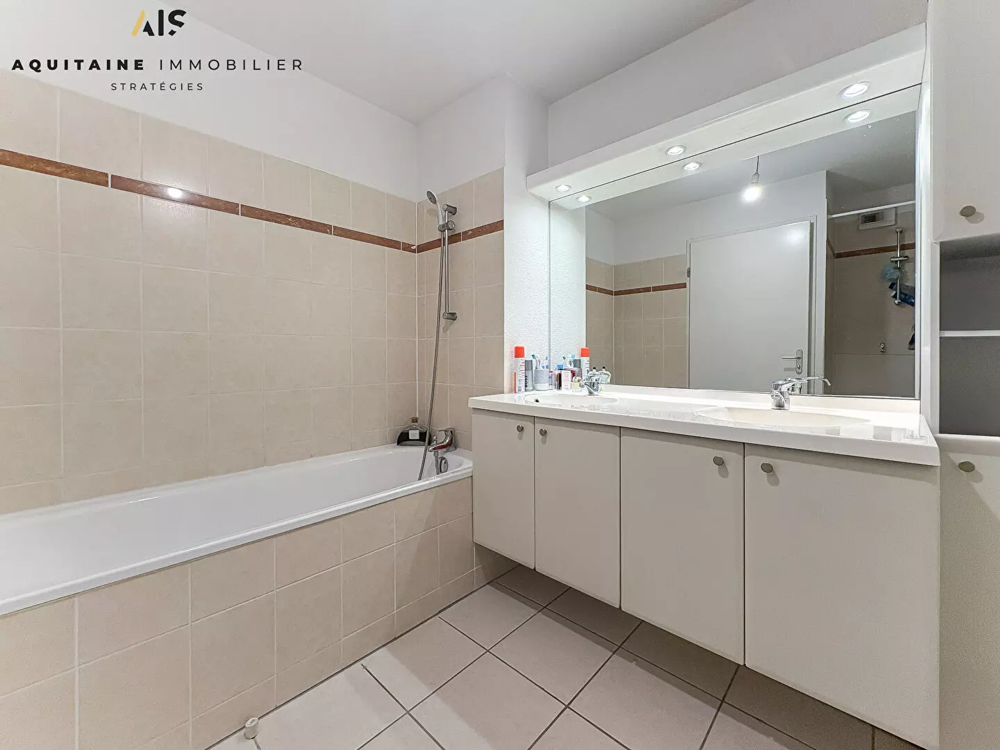 EXCLUSIVITE - AQUITAINE IMMOBILIER STRATEGIES - APPARTEMENT TYPE 4 - 85 M² - POITIERS  SECTEUR DEMI LUNE / image 4