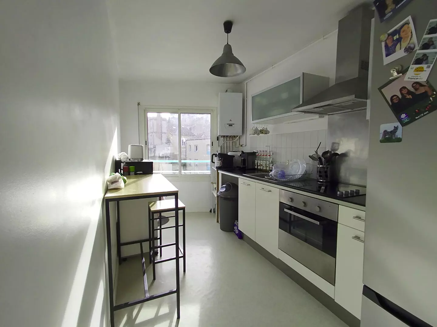 AQUITAINE IMMOBILIER STRATEGIES - EXCLUSIVITE - POITIERS CENTRE VILLE / LES TROIS QUARTIERS - APPARTEMENT T2 53 M² - LIBRE DE TOUTE OCCUPATION / image 2