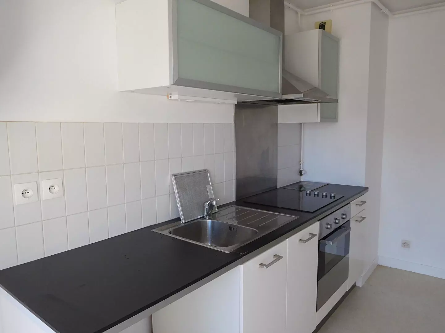 AQUITAINE IMMOBILIER STRATEGIES - EXCLUSIVITE - POITIERS CENTRE VILLE / LES TROIS QUARTIERS - APPARTEMENT T2 53 M² - LIBRE DE TOUTE OCCUPATION / image 4