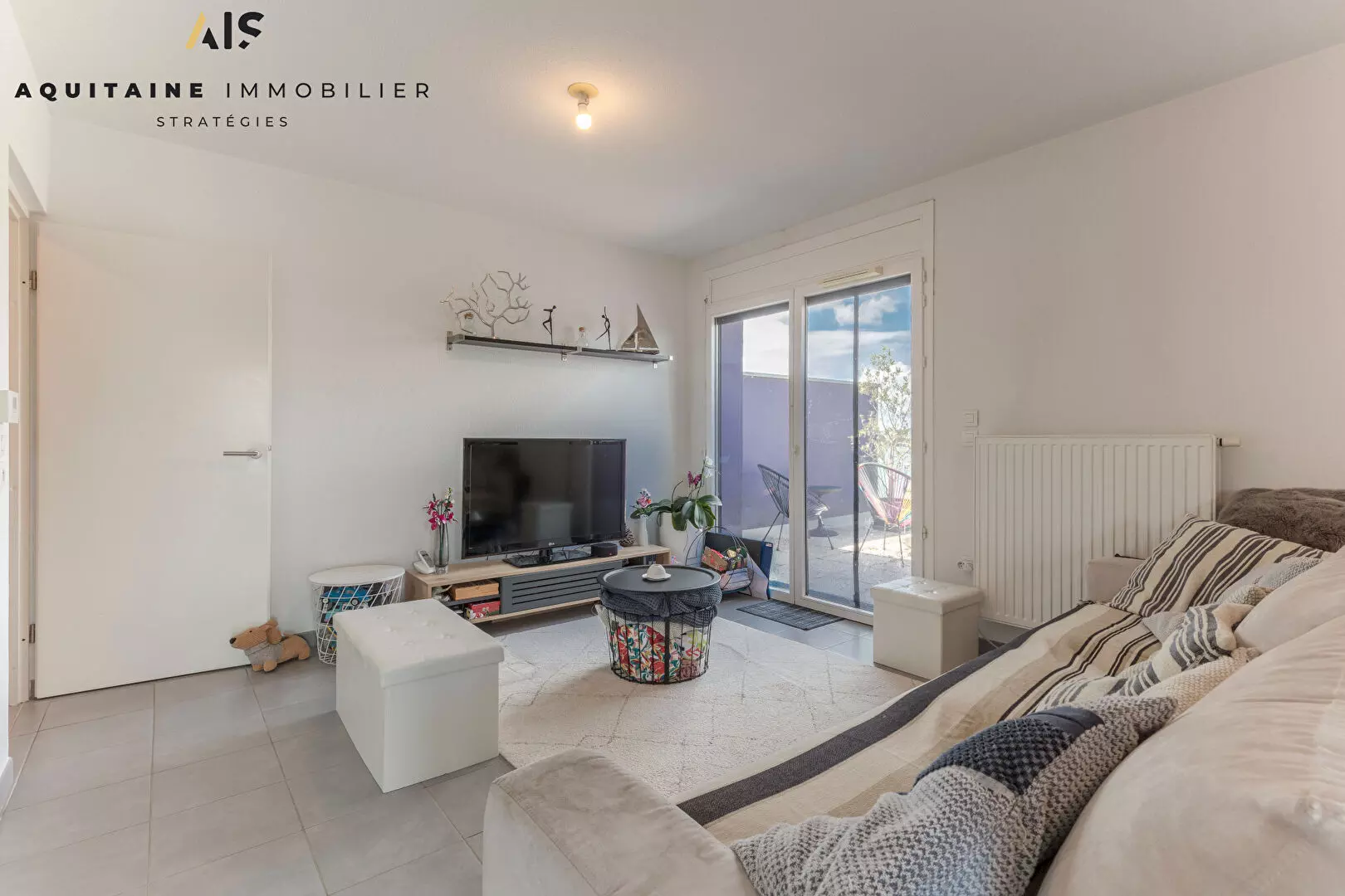 AQUITAINE IMMOBILIER STRATEGIES - EXCLUSIVITE - T4 89 M² AVEC TERRASSES DE 16 ET 12 m² - BRUGES / image 2