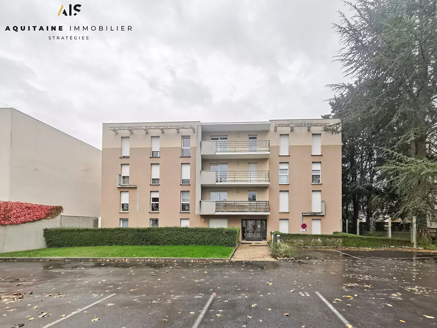 NOUVEAUTE - AQUITAINE IMMOBILIER STRATEGIES - SECTEUR GRAND LARGE/FACULTES - EXCLUSIVITE - POITIERS - T2 44 M² + PLACE DE PARKING / image 2