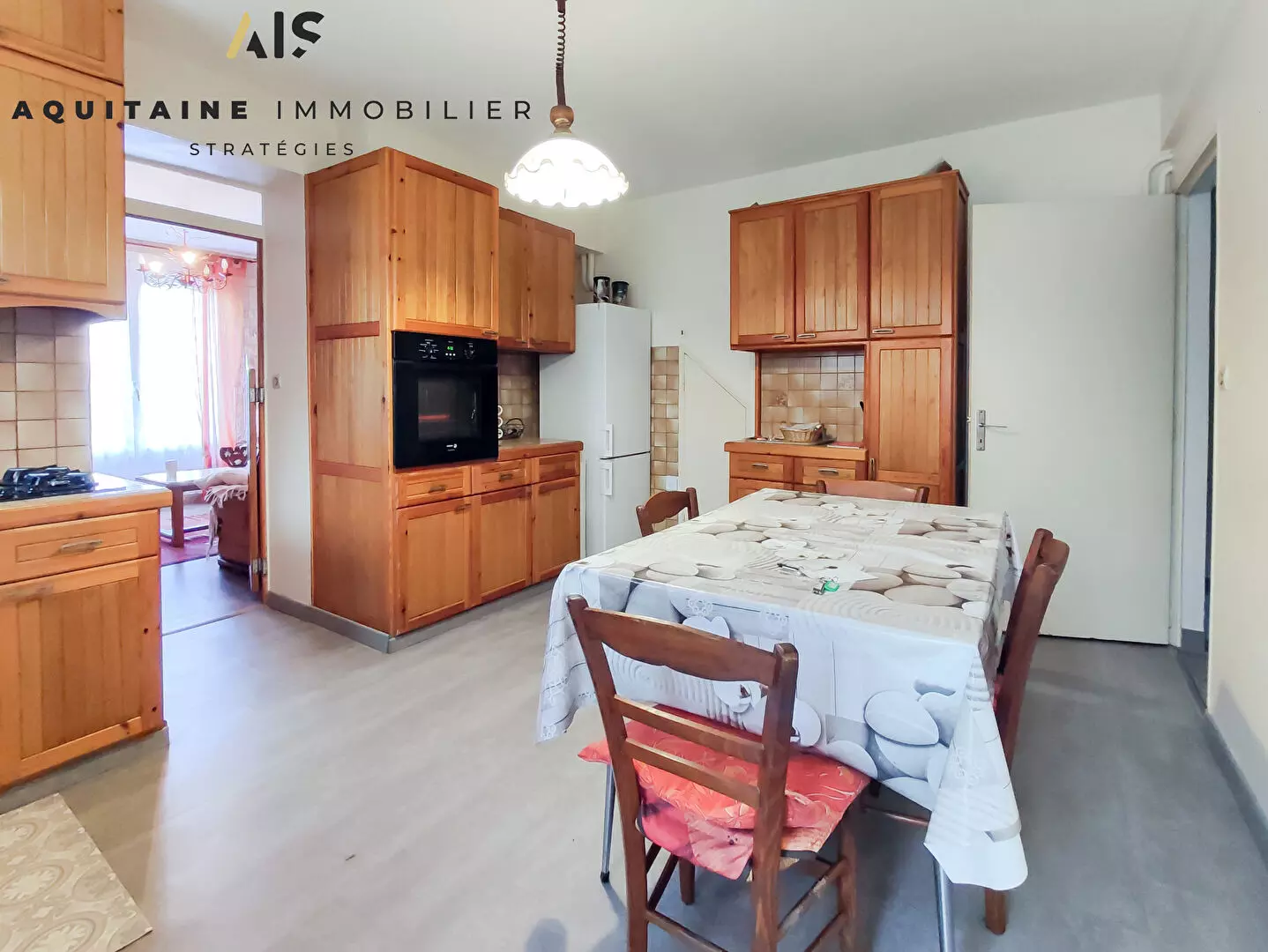 AQUITAINE IMMOBILIER STRATEGIES - BREUILLET -MAISON PRINCIPALE 165 M² AVEC PISCINE + MAISON D'AMIS + TERRAIN - POTENTIEL POUR RENDEMENT LOCATIF SAISONNIER / image 5