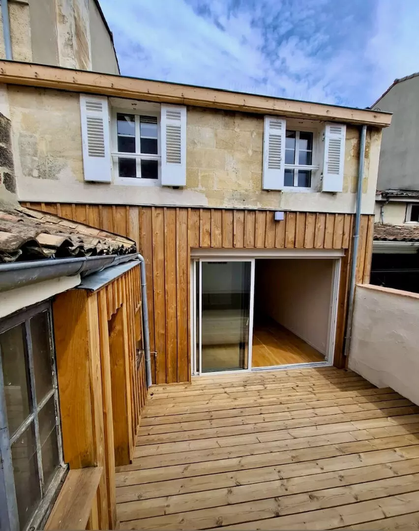 AQUITAINE IMMOBILIER STRATEGIES - EXCLUSIVITE - BORDEAUX  SECTEUR SAINT NICOLAS - SAINT GENES - NANSOUTY - MAISON T5 122 M² + GARAGE 20 M² + TERRASSE 28 M² / image 3
