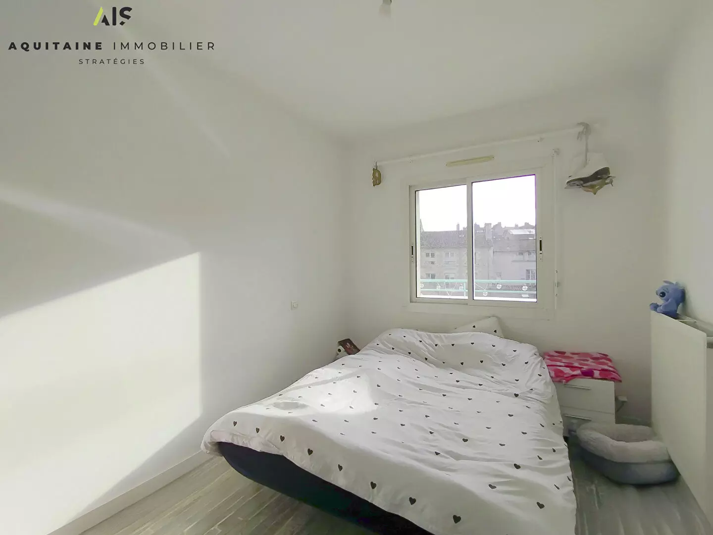 AQUITAINE IMMOBILIER STRATEGIES - EXCLUSIVITE - POITIERS CENTRE VILLE / LES TROIS QUARTIERS - APPARTEMENT T2 53 M² - LIBRE DE TOUTE OCCUPATION / image 6