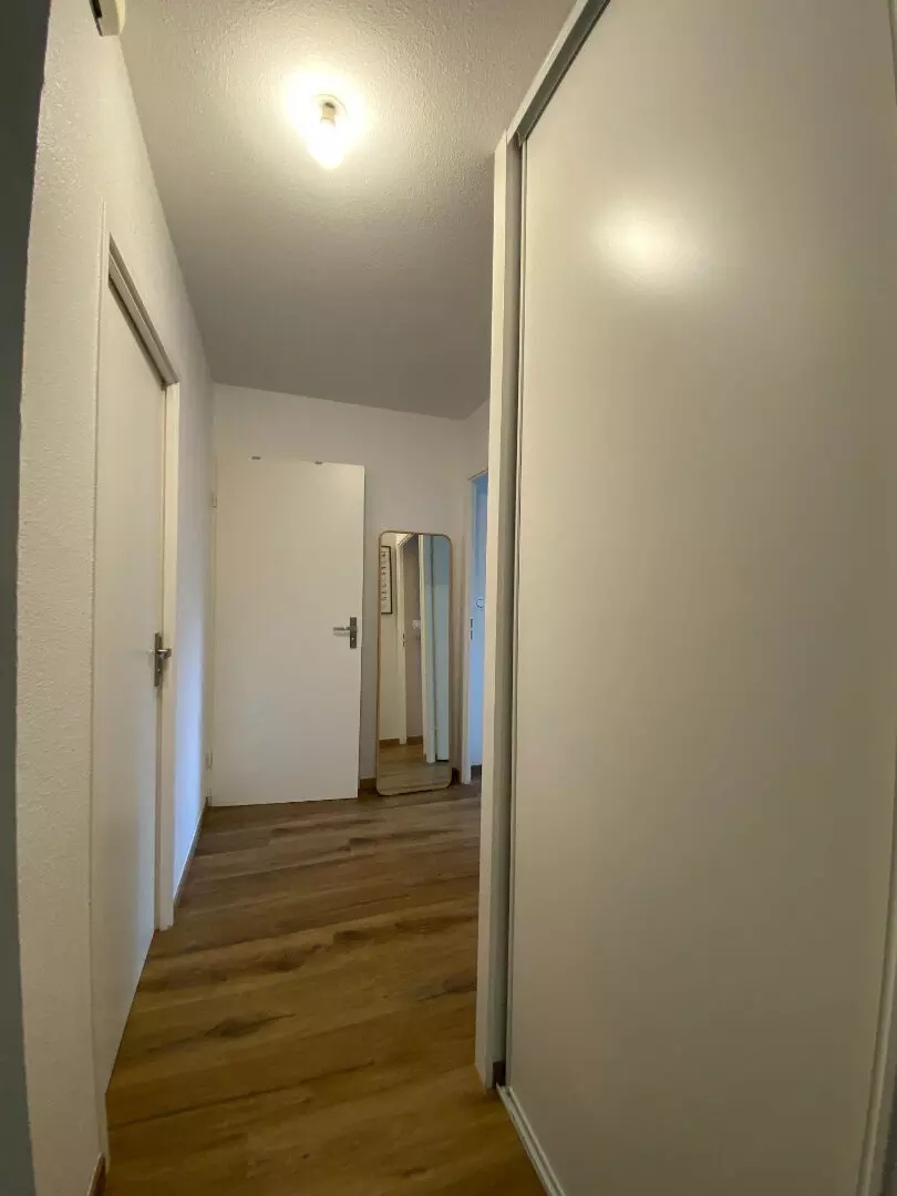 Appartement T3 libre + 2 stationnements parking et balcon / image 3