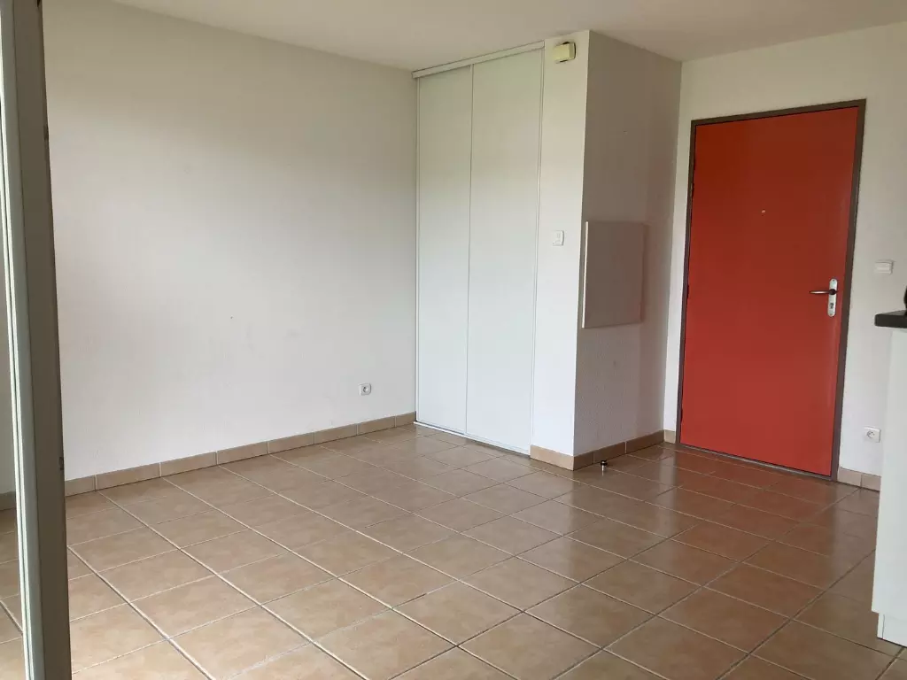 DEJA VENDU PAR L AGENCE ! AQUITAINE IMMOBILIER STRATEGIES - EXCLUSIVITE - T2 + PARKING - L ISLE D ESPAGNAC / image 0