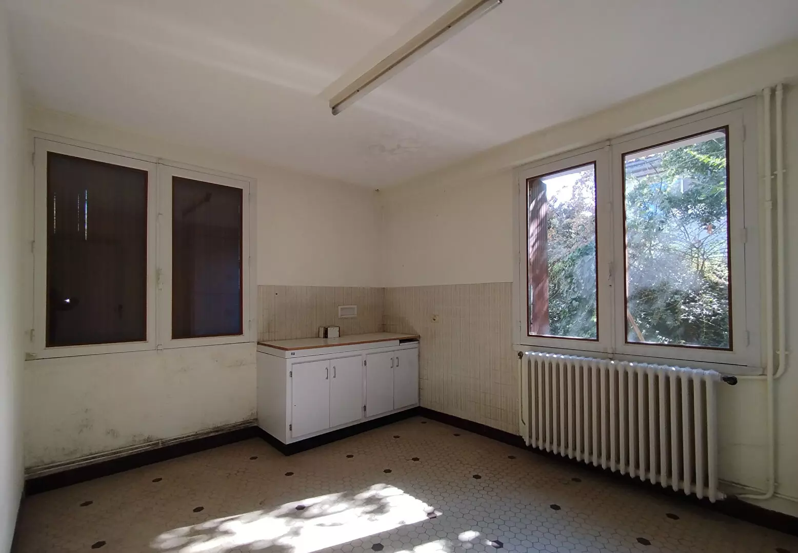 AQUITAINE IMMOBILIER STRATEGIES - EXCLUSIVITE -  LIBRE DE TOUTE OCCUPATION - POITIERS DOLMEN - MAISON 163 M² - PARCELLE DE 452 M² / image 10