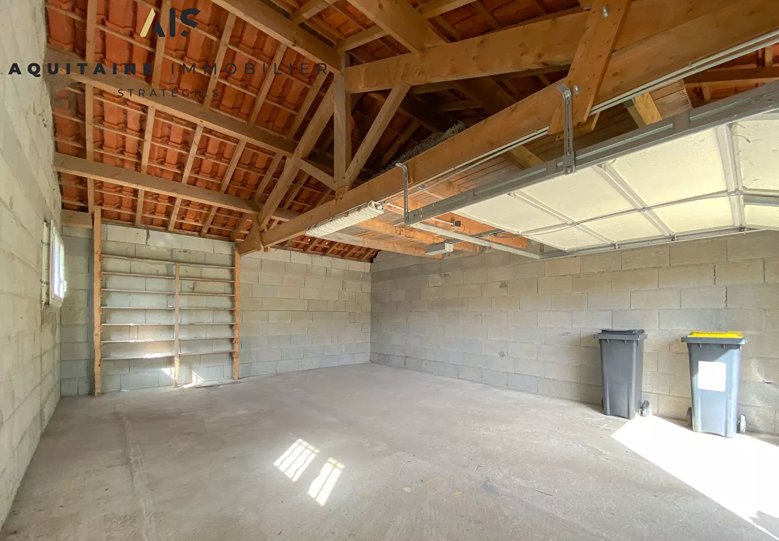 AQUITAINE IMMOBILIER STRATEGIES - EXCLUSIVITE - MAISON D'HABITATION T6 + DOUBLE GARAGE + TERRAIN 1181M² / image 11