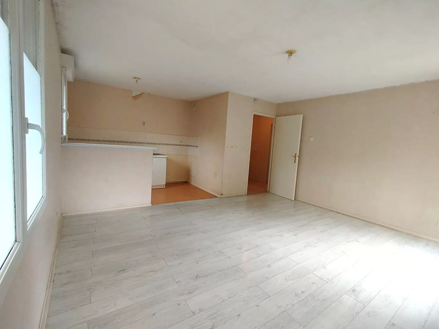 AQUITAINE IMMOBILIER STRATÉGIES - EXCLUSIVITE - POITIERS CHU / PÂTIS - T2  44 m² + PARKING SOUS SOL + CAVE / image 0