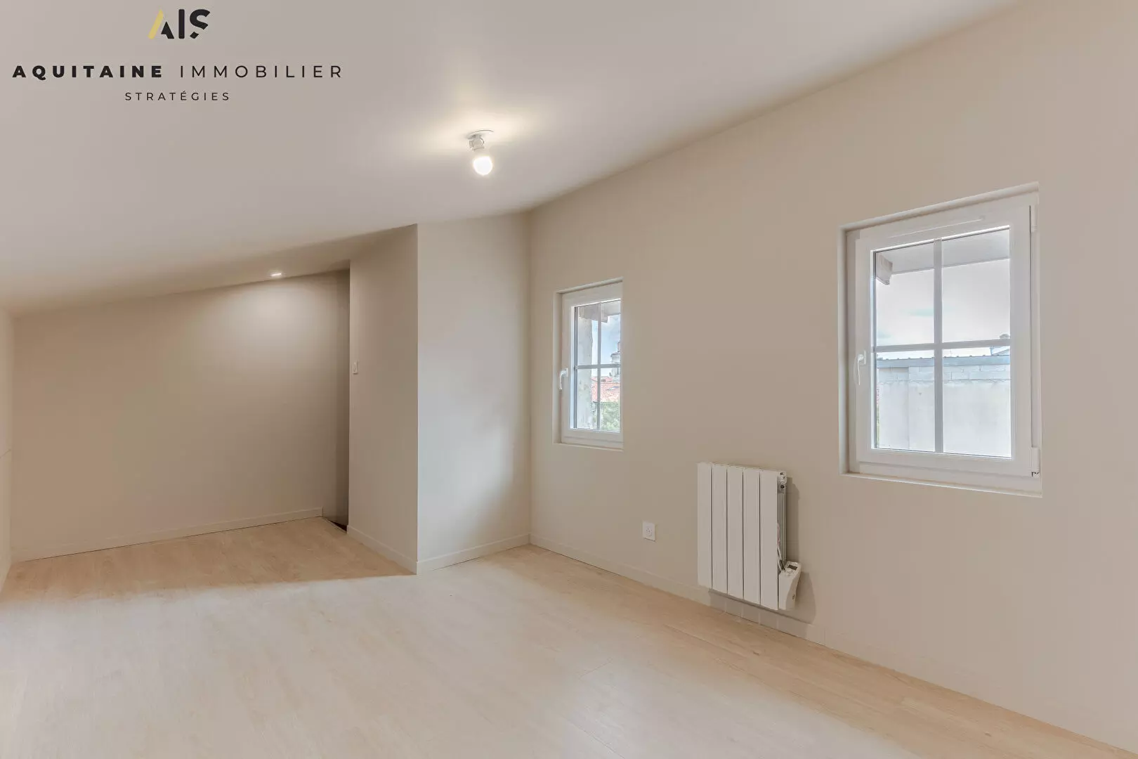 AQUITAINE IMMOBILIER STRATEGIES - EXCLUSIVITE - BORDEAUX  SECTEUR SAINT NICOLAS - SAINT GENES - NANSOUTY - MAISON T5 122 M² + GARAGE 20 M² + TERRASSE 28 M² / image 10