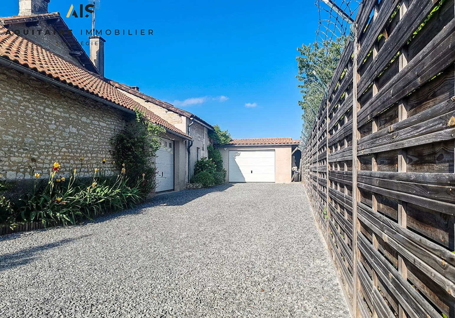 AQUITAINE IMMOBILIER STRATEGIES - NOUVEAUTE - AVANTON - MAISON  T6 D'ENVIRON 270 M²  - PARCELLE 1474 M² / image 9