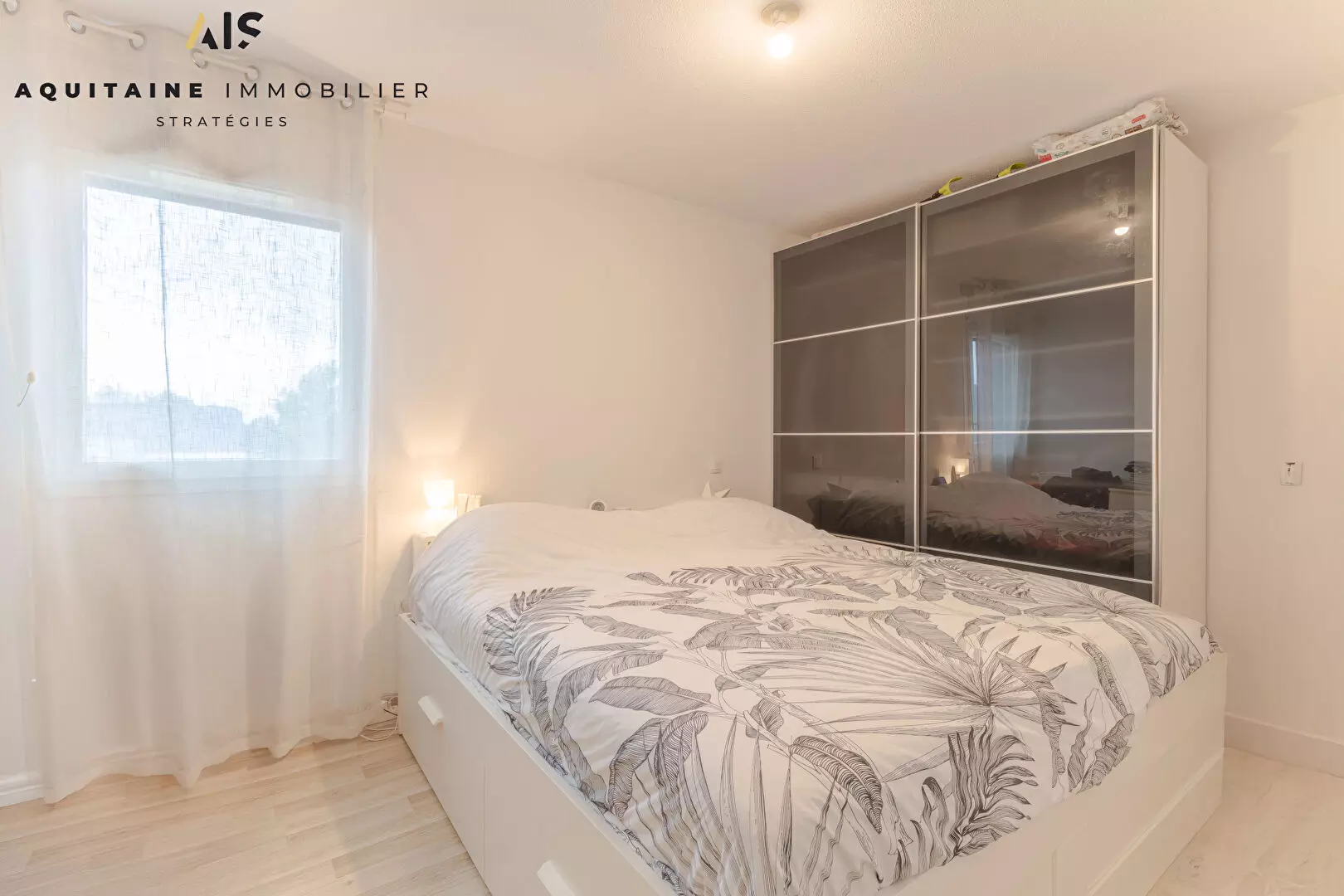 AQUITAINE IMMOBILIER STRATEGIES - EXCLUSIVITE - T4 89 M² AVEC TERRASSES DE 16 ET 12 m² - BRUGES / image 6