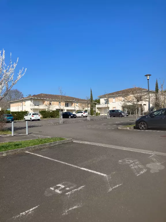 DEJA VENDU PAR L AGENCE ! AQUITAINE IMMOBILIER STRATEGIES - EXCLUSIVITE - T2 + PARKING - L ISLE D ESPAGNAC / image 1