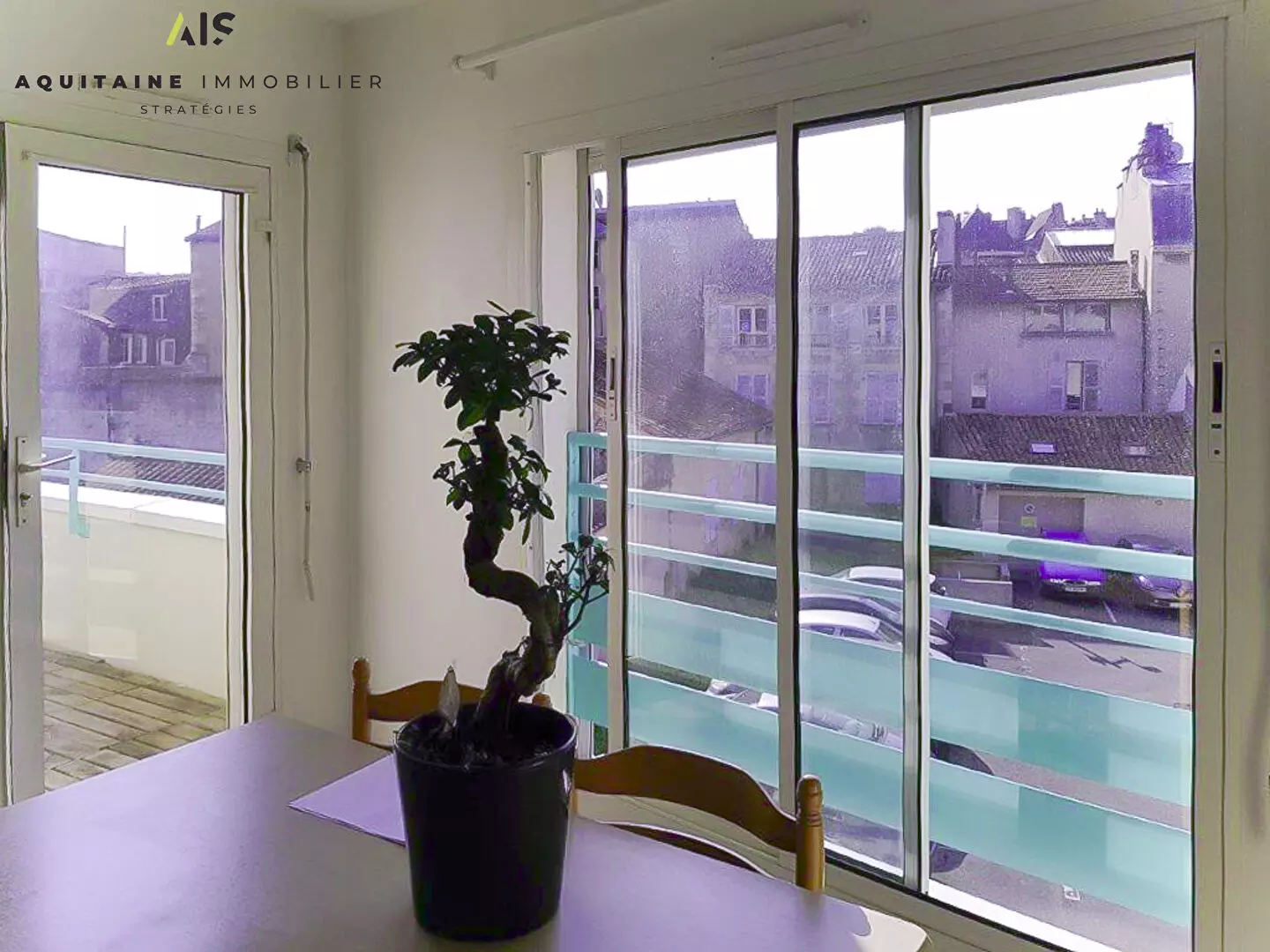 AQUITAINE IMMOBILIER STRATEGIES - EXCLUSIVITE - POITIERS CENTRE VILLE / LES TROIS QUARTIERS - APPARTEMENT T2 53 M² - LIBRE DE TOUTE OCCUPATION / image 9