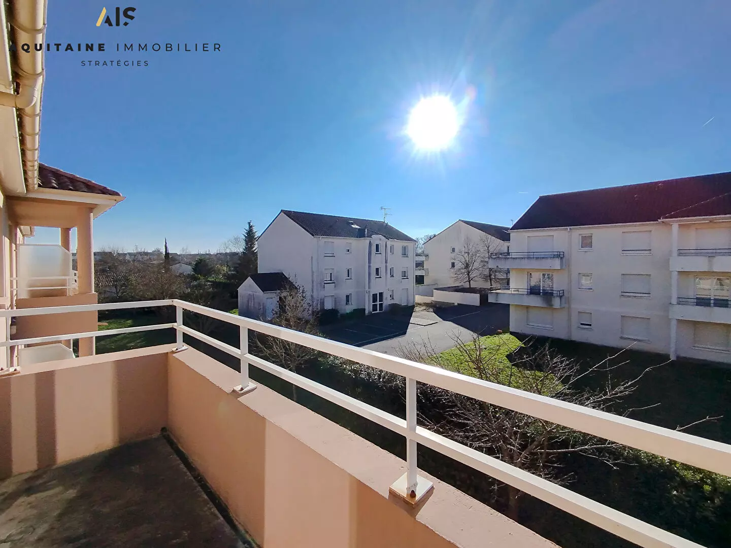 AQUITAINE IMMOBILIER STRATEGIES - EXCLUSIVITE - POITIERS  PATIS / CHU - APPARTEMENT T3 68 M² - LIBRE DE TOUTE OCCUPATION / image 0