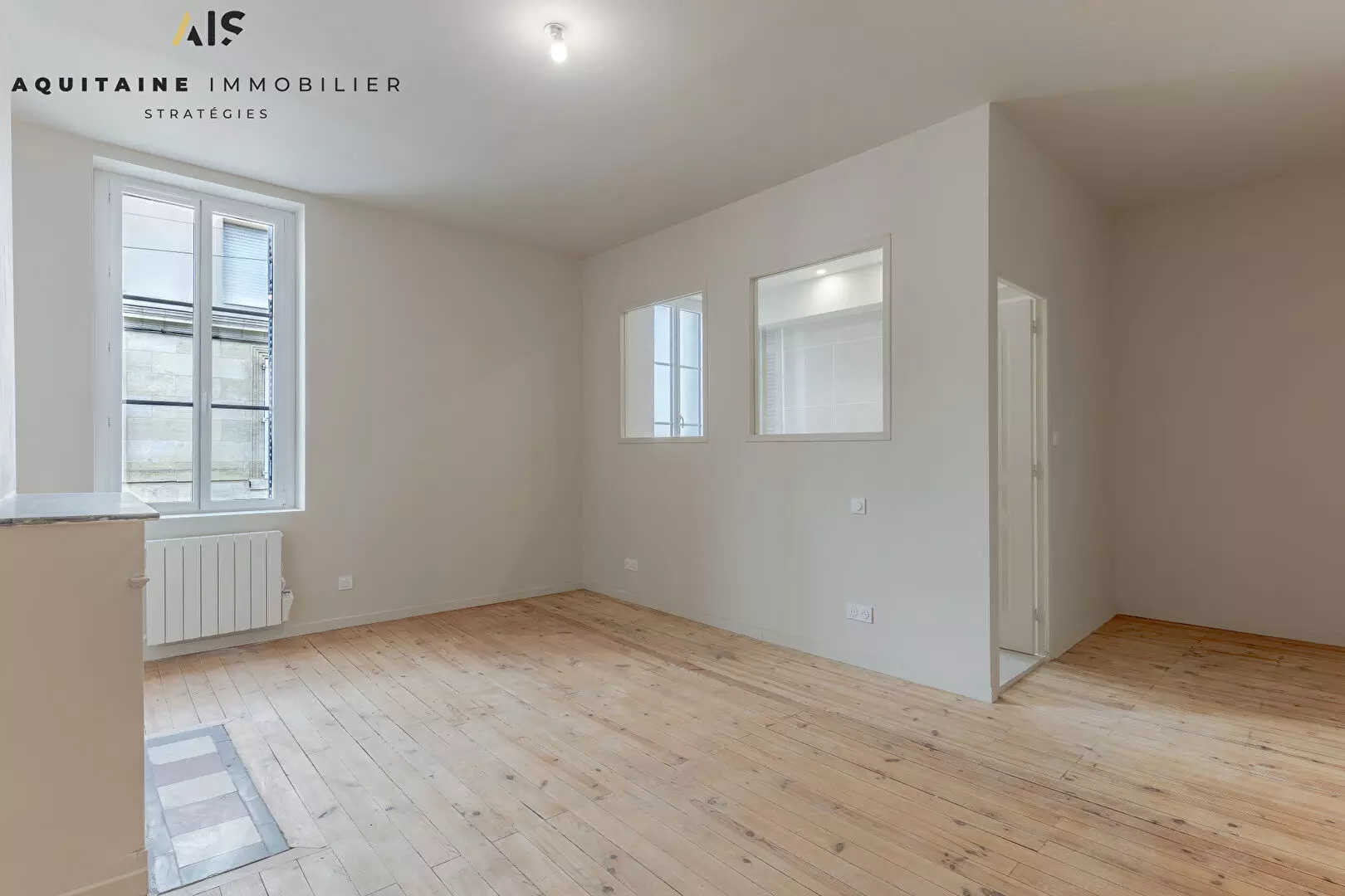 AQUITAINE IMMOBILIER STRATEGIES - EXCLUSIVITE - BORDEAUX  SECTEUR SAINT NICOLAS - SAINT GENES - NANSOUTY - MAISON T5 122 M² + GARAGE 20 M² + TERRASSE 28 M² / image 2