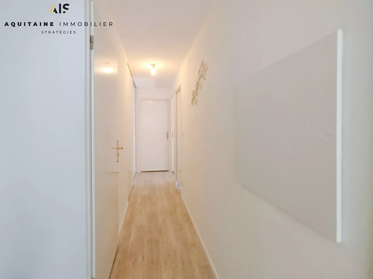 AQUITAINE IMMOBILIER STRATEGIES - EXCLUSIVITE - POITIERS  PATIS / CHU - APPARTEMENT T3 68 M² - LIBRE DE TOUTE OCCUPATION / image 1