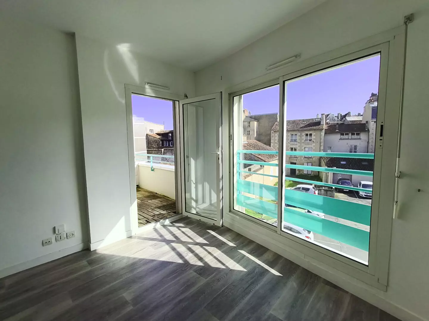 AQUITAINE IMMOBILIER STRATEGIES - EXCLUSIVITE - POITIERS CENTRE VILLE / LES TROIS QUARTIERS - APPARTEMENT T2 53 M² - LIBRE DE TOUTE OCCUPATION / image 14