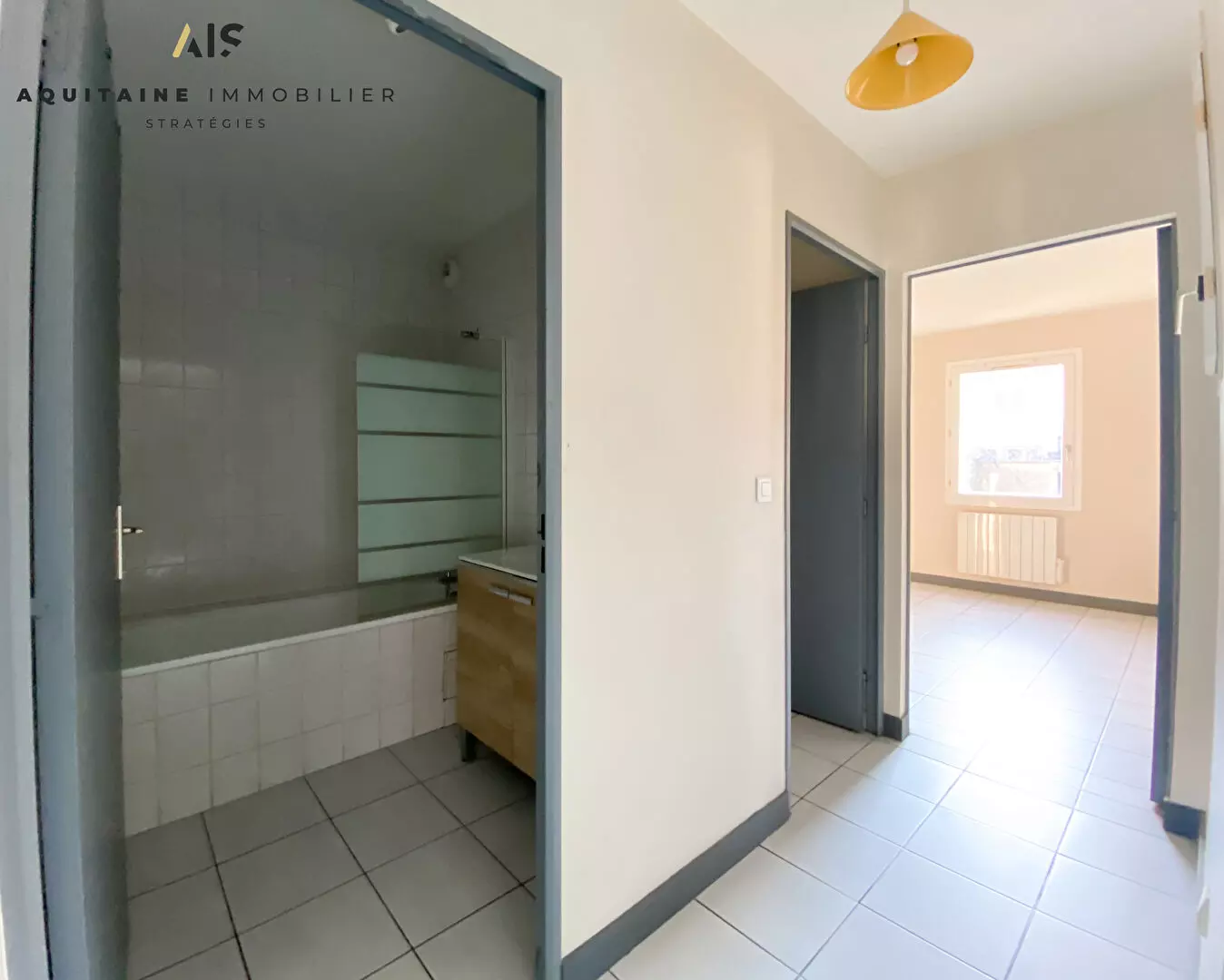 Appartement T2 + Terrasse+ Cave + Parking / image 4