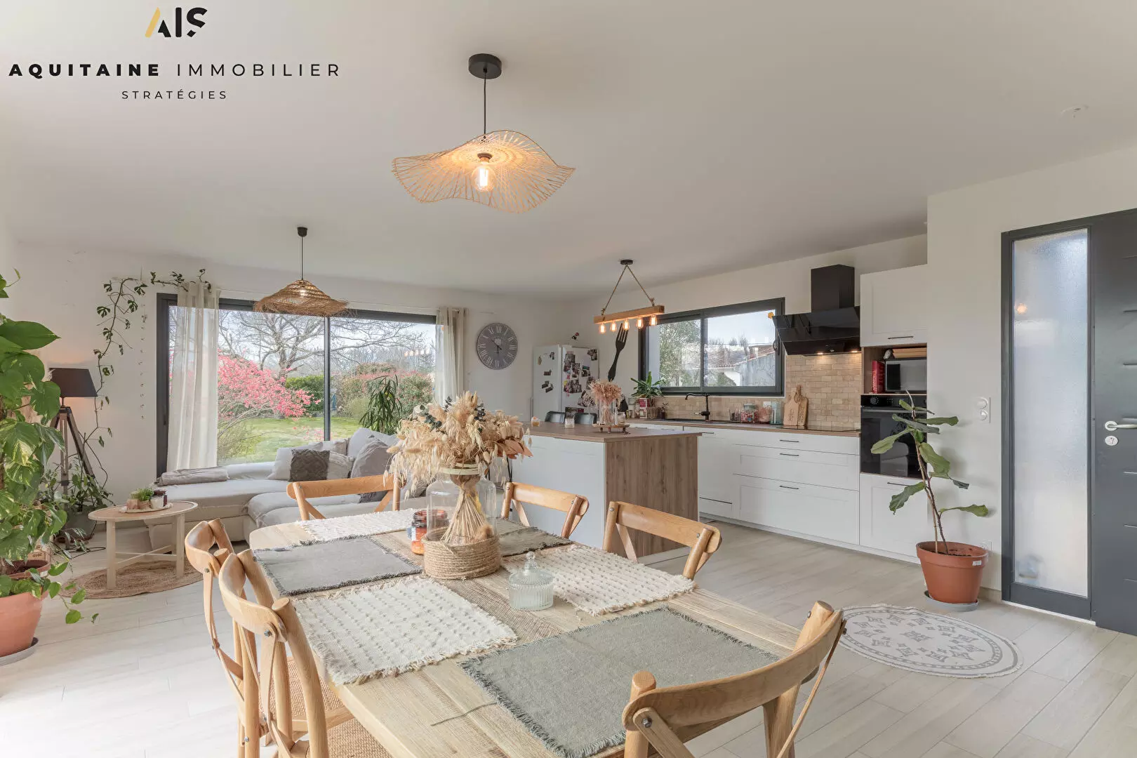 AQUITAINE IMMOBILIER STRATEGIES - EXCLUSIVITE - SAINT ANTOINE SUR L ISLE / LE PIZOU - MAISON T4 - 106 M² - PARCELLE 2269 M² AVEC ETANG PRIVATIF / image 0