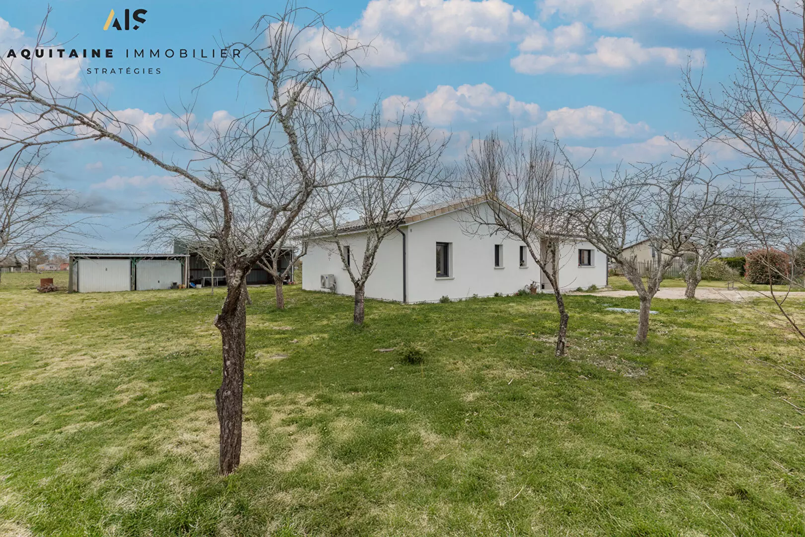 AQUITAINE IMMOBILIER STRATEGIES - EXCLUSIVITE - SAINT ANTOINE SUR L ISLE / LE PIZOU - MAISON T4 - 106 M² - PARCELLE 2269 M² AVEC ETANG PRIVATIF / image 7
