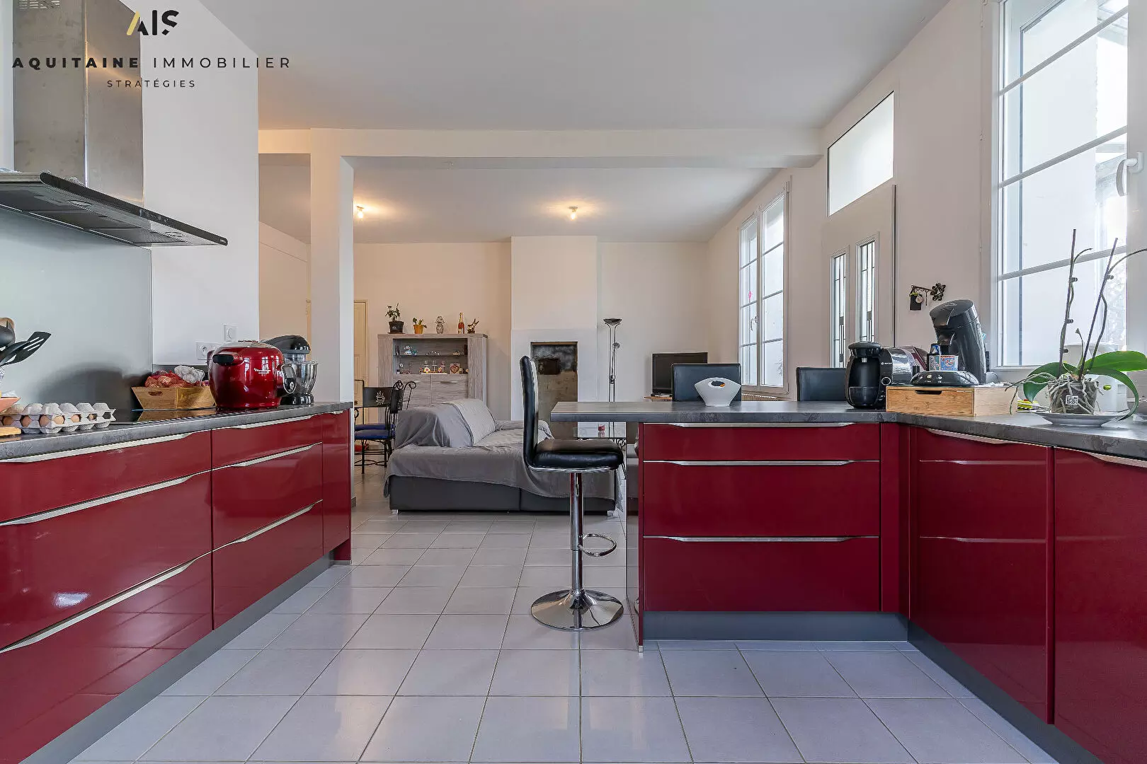 VENDU - AQUITAINE IMMOBILIER STRATÉGIES - EXCLUSIVITÉ - FLEIX - MAISON DE 108 M² + GARAGE + ATELIER + DÉPENDANCES + JARDIN. / image 3